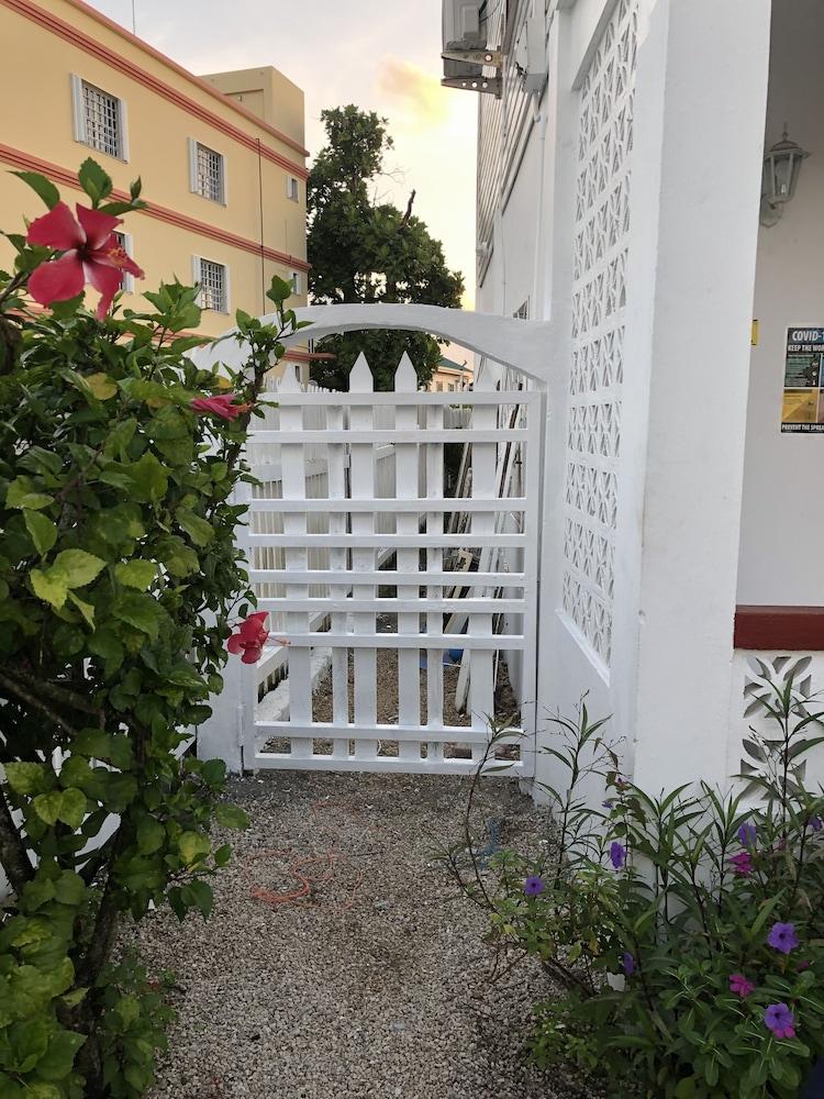 Coningsby Inn Белиз-Сити Экстерьер фото