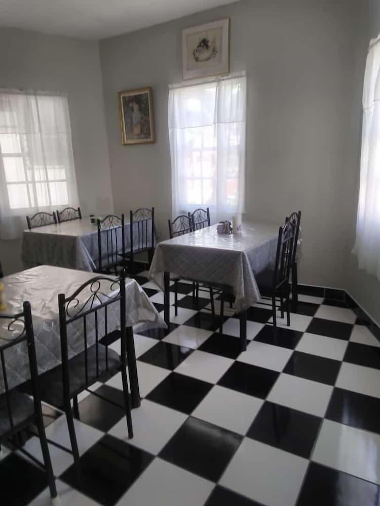 Coningsby Inn Белиз-Сити Экстерьер фото