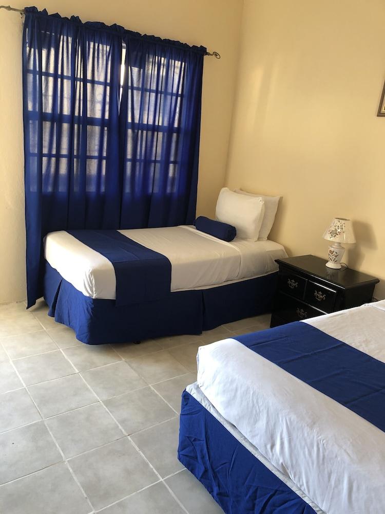 Coningsby Inn Белиз-Сити Экстерьер фото