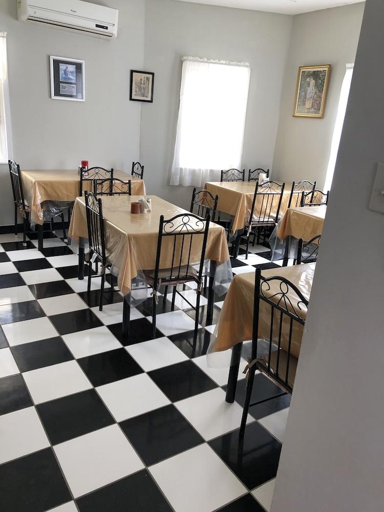 Coningsby Inn Белиз-Сити Экстерьер фото