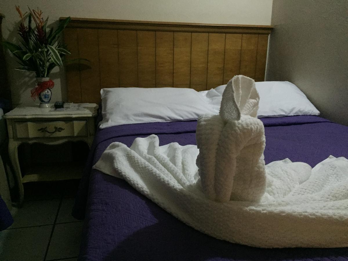Coningsby Inn Белиз-Сити Экстерьер фото