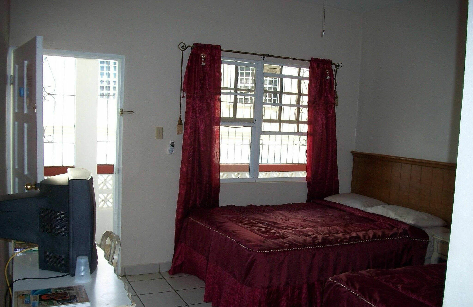 Coningsby Inn Белиз-Сити Экстерьер фото